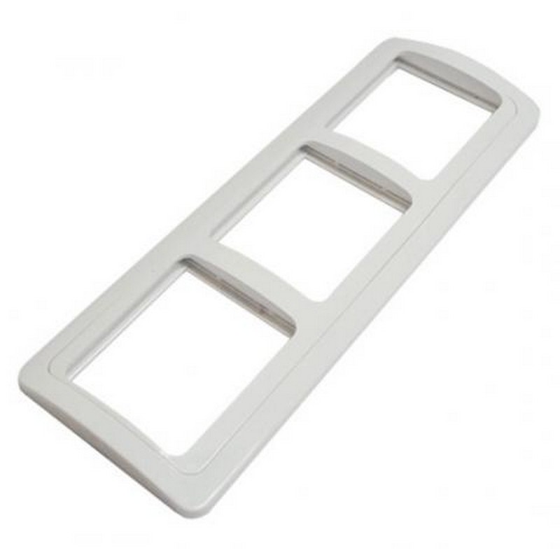 Рамка 3-мест. гориз. белая TDM Валдай SQ1804-0019