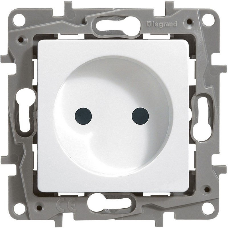 Розетка без рамки с/у 1-мест. б/заз. белая 16А IP20 Legrand Etika 672220