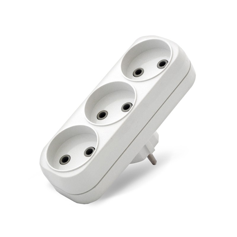 Разветвитель 3-мест. б/заз. плоский 6А UNIVersal А203