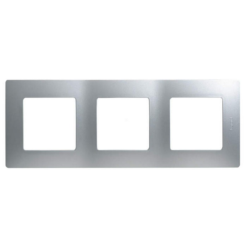 Рамка 3-мест. Алюм. Legrand Etika 672553