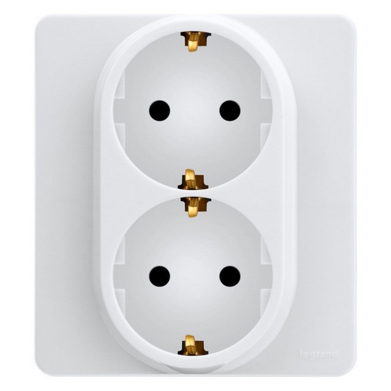 Розетка с/у 2-мест. с заз. белая 16А LEGRAND Inspiria 673750